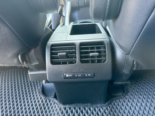 天窗.恆溫.定速.倒車.衛導.電動椅.餐盤  第8張相片