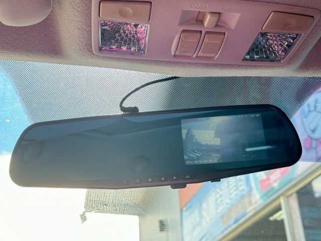 天窗.恆溫.定速.倒車.衛導.電動椅.餐盤  第11張相片