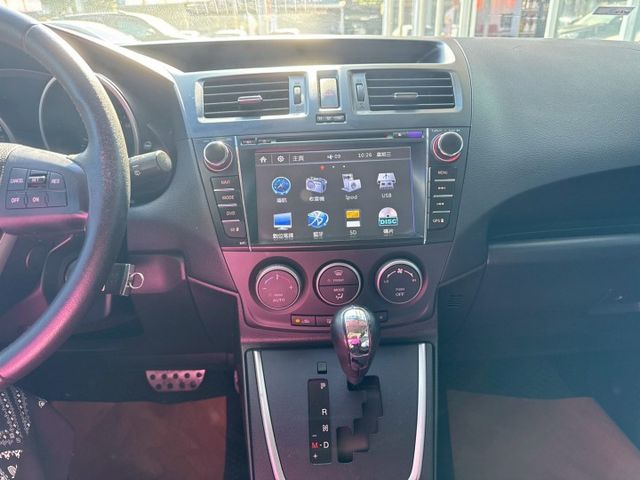 天窗.恆溫.定速.倒車.衛導.電動椅.餐盤  第15張相片