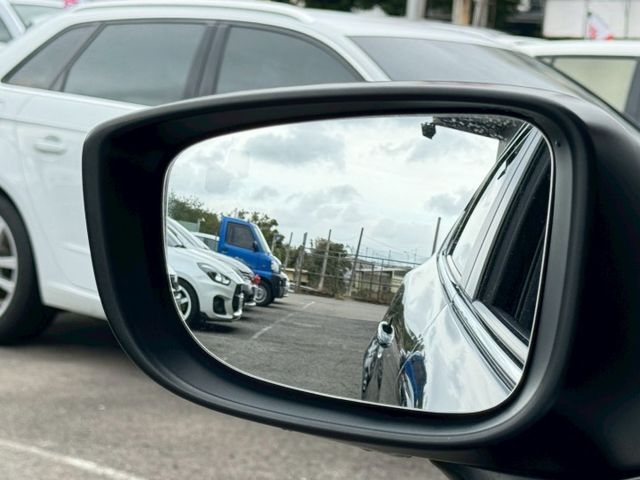 ABS.SRS.IKEY.衛導.循跡.恆溫.鋁圈.車偏.定速.摸門  第8張相片