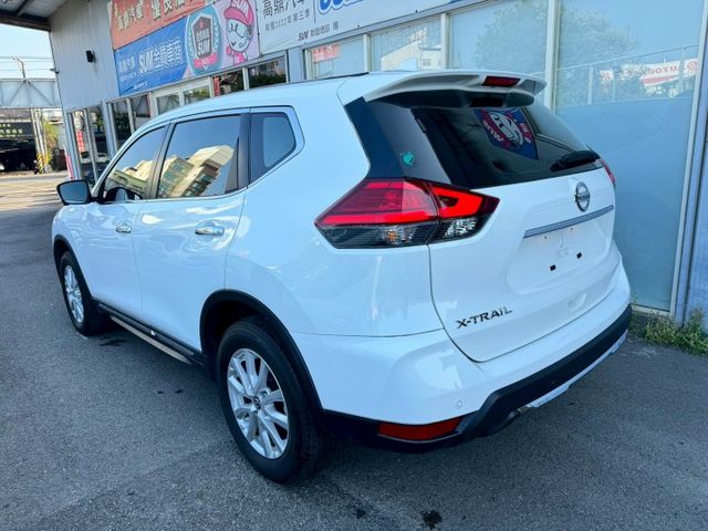 IKEY.環景.恆溫.ABS.SRS.ACC.定速.車偏.循跡.盲點.鋁圈  第10張相片