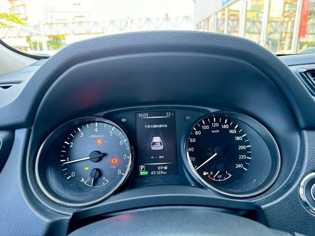 IKEY.環景.恆溫.ABS.SRS.ACC.定速.車偏.循跡.盲點.鋁圈  第12張相片