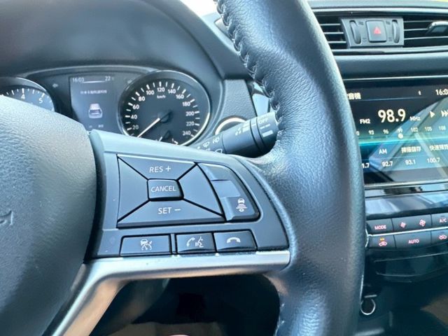 IKEY.環景.恆溫.ABS.SRS.ACC.定速.車偏.循跡.盲點.鋁圈  第14張相片