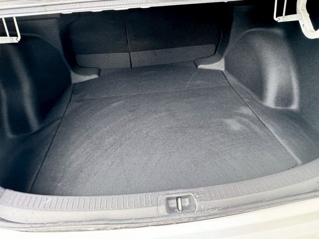 IKEY.ABS.盲點.SRS.循跡.摸門.定速.車偏.ACC.鋁圈.恆溫.  第7張相片