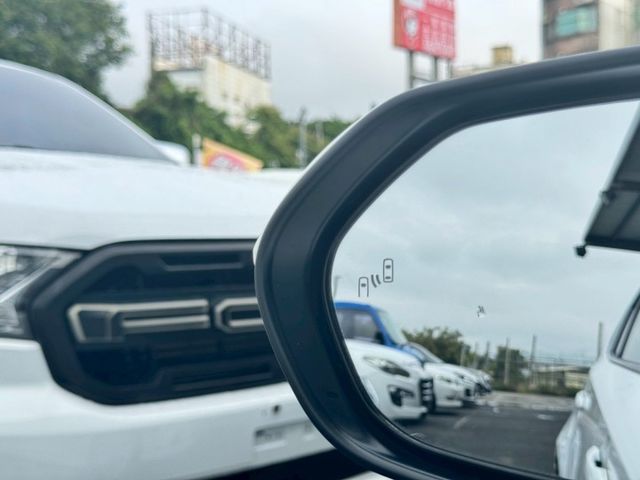 IKEY.ABS.盲點.SRS.循跡.摸門.定速.車偏.ACC.鋁圈.恆溫.  第9張相片