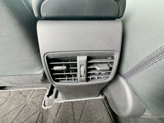 IKEY.ABS.盲點.SRS.循跡.摸門.定速.車偏.ACC.鋁圈.恆溫.  第20張相片