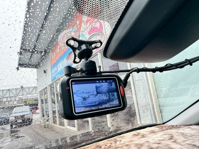 ABS.SRS.IKEY.盲點.循跡.摸門.定速.車偏.ACC.恆溫.電座椅.鋁圈  第10張相片