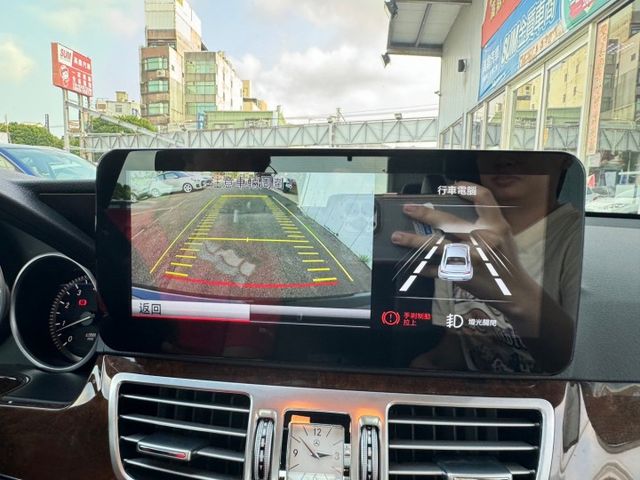 總代理.Elegance.4摸門.恆溫.天窗.腳踏尾門.定速.安卓.倒車.前後行錄  第17張相片