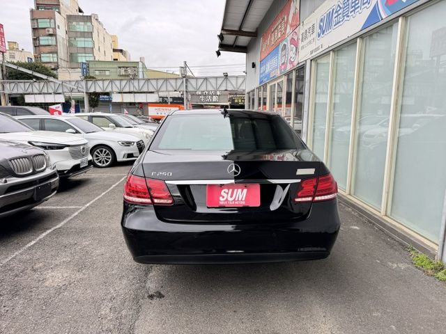 總代理.Elegance.4摸門.恆溫.天窗.腳踏尾門.定速.安卓.倒車.前後行錄  第20張相片
