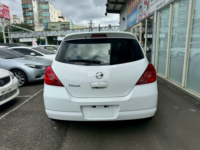 TIIDA 5D  第8張相片