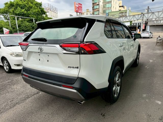 IKEY.ABS.SRS.盲點.衛導.循跡.摸門.定速.車偏.ACC.恆溫.電座椅.鋁圈  第8張相片