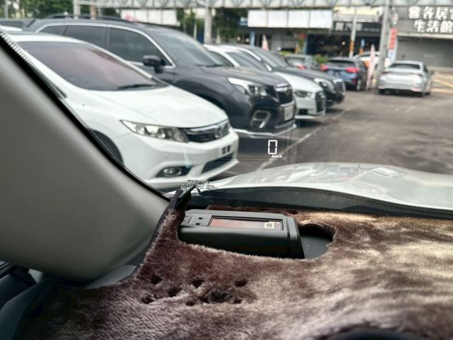 IKEY.ABS.SRS.盲點.衛導.循跡.摸門.定速.車偏.ACC.恆溫.電座椅.鋁圈  第16張相片