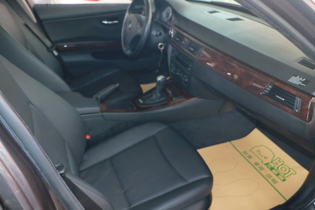 BMW寶馬 320I  第11張相片