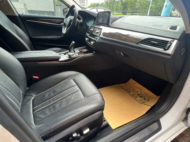 BMW寶馬 520D  第11張相片