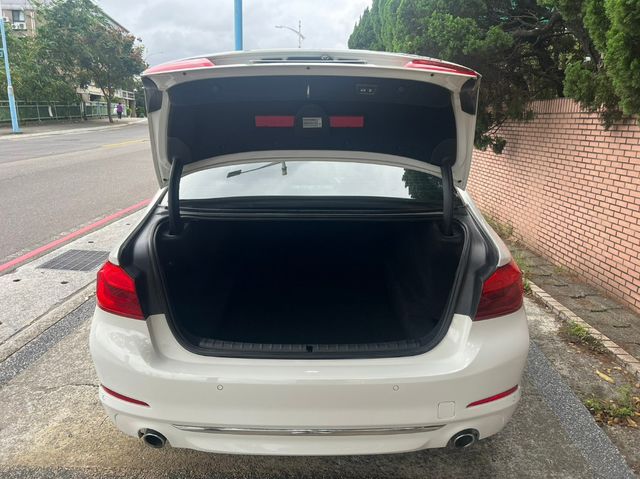 BMW寶馬 520D  第14張相片