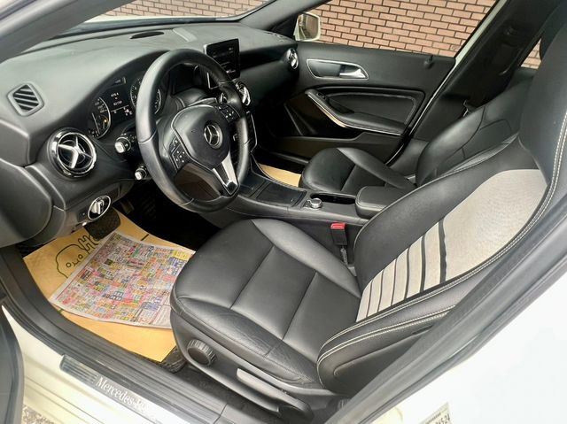 M-BENZ賓士 A180  第7張相片