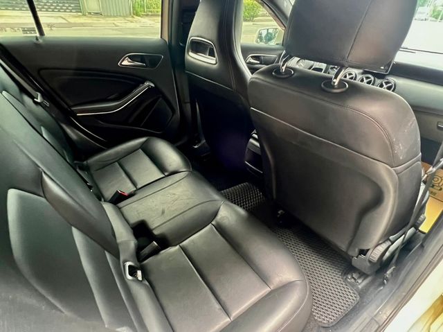 M-BENZ賓士 A180  第13張相片