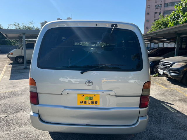 TOYOTA豐田 HIACE  第3張相片