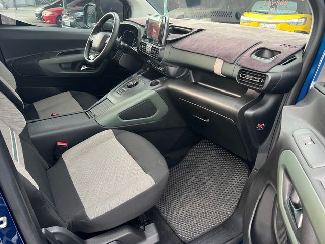 CITROEN雪鐵龍 BERLINGO  第13張相片