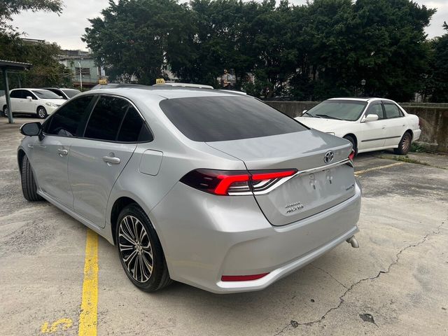 TOYOTA豐田 COROLLA ALTIS HYBRID  第2張相片