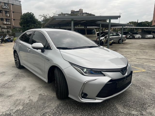 TOYOTA豐田 COROLLA ALTIS HYBRID  第5張相片