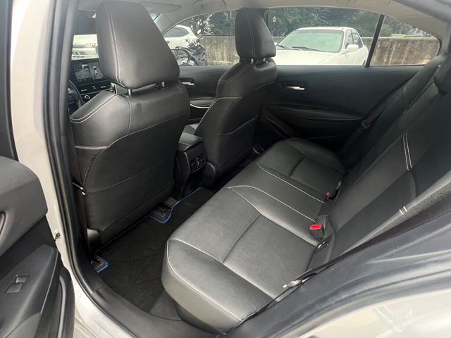 TOYOTA豐田 COROLLA ALTIS HYBRID  第8張相片