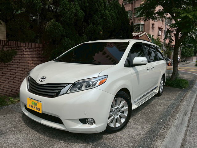 TOYOTA豐田 SIENNA  第1張相片