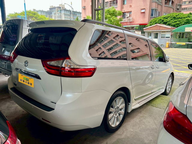 TOYOTA豐田 SIENNA  第5張相片