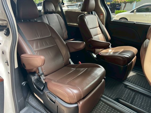 TOYOTA豐田 SIENNA  第15張相片