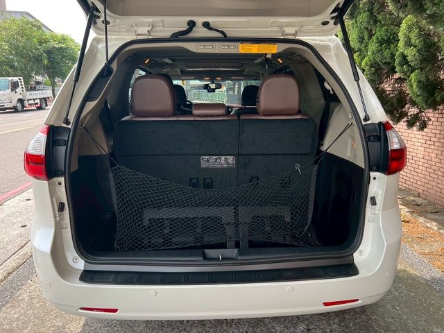 TOYOTA豐田 SIENNA  第16張相片