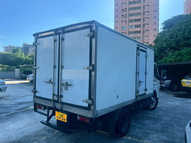 MITSUBISHI三菱 CANTER  第6張相片