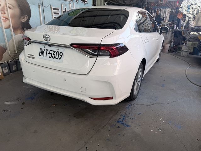 TOYOTA豐田 ALTIS  第2張相片