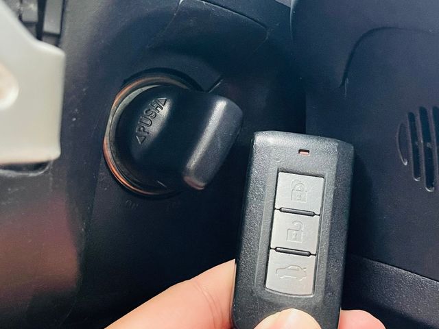 MITSUBISHI三菱 LANCER  第9張相片
