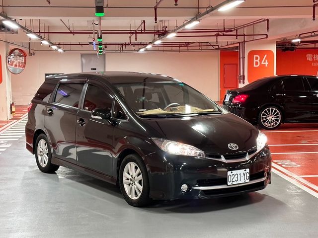 TOYOTA豐田 WISH  第3張相片