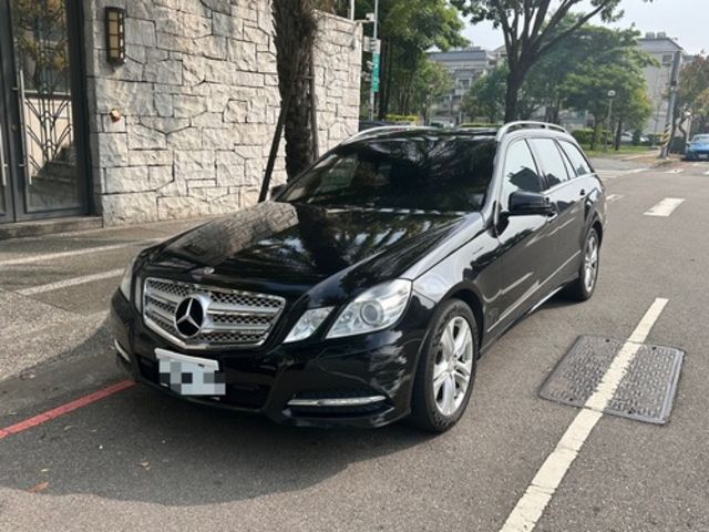 M-BENZ賓士 E220  第1張相片