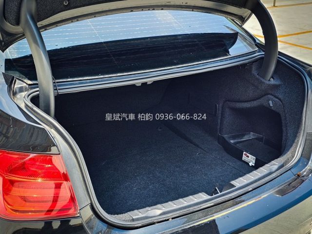 2012年328i #1157  M版空力套件/Sportline/天窗/大螢幕/加熱椅/抬顯/改裝鋁圈  第12張相片