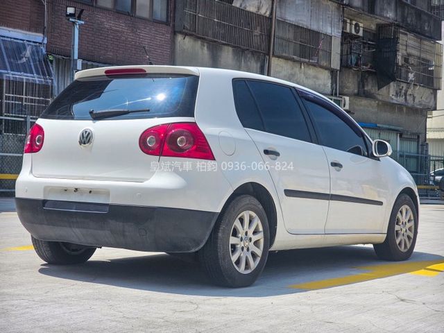 2005年 Golf LED燈/安卓機/倒車顯影  第3張相片