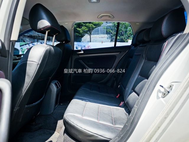 2005年 Golf LED燈/安卓機/倒車顯影  第6張相片