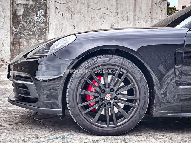 2017年Panamera 4 全景天窗/電熱椅/跑車計時套件/Bose音響/8向電動椅/電動尾門/倒車影像/雷達  第9張相片