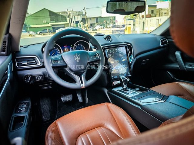 2015年 Ghibli HID燈/天窗/換檔快撥/電動椅/IKEY/摸門/專用安卓機/顯影/雷達  第12張相片