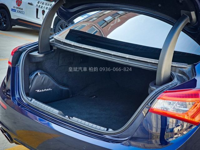 2015年 Ghibli HID燈/天窗/換檔快撥/電動椅/IKEY/摸門/專用安卓機/顯影/雷達  第16張相片