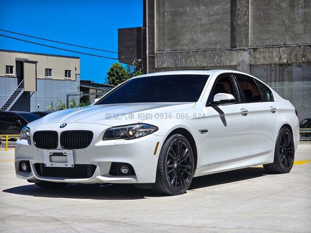 2015年528i M-Sport套件/天窗/抬顯/IKEY/顯影/雷達/LED燈/快撥/電動椅/電熱椅  第1張相片