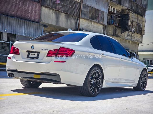 2015年528i M-Sport套件/天窗/抬顯/IKEY/顯影/雷達/LED燈/快撥/電動椅/電熱椅  第4張相片
