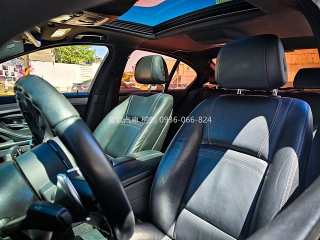 2015年528i M-Sport套件/天窗/抬顯/IKEY/顯影/雷達/LED燈/快撥/電動椅/電熱椅  第11張相片