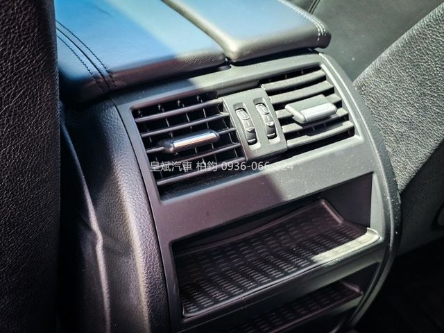 2015年528i M-Sport套件/天窗/抬顯/IKEY/顯影/雷達/LED燈/快撥/電動椅/電熱椅  第12張相片