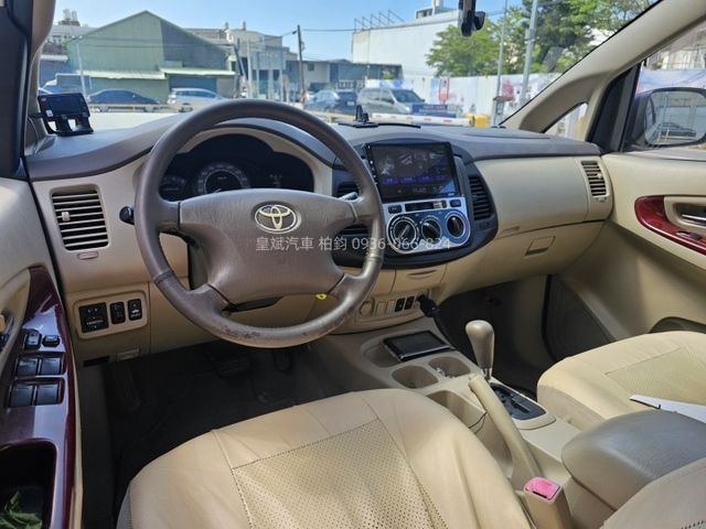 2011年Innova 後座分離座椅/安卓機/倒車顯影  第6張相片