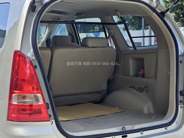 2011年Innova 後座分離座椅/安卓機/倒車顯影  第10張相片