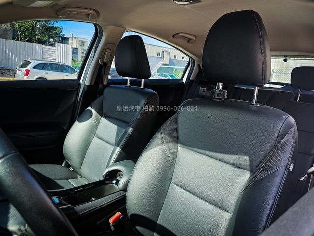 2020年HRV S版/IKEY/摸門/顯影/恆溫/LED燈/後座分離座椅  第7張相片
