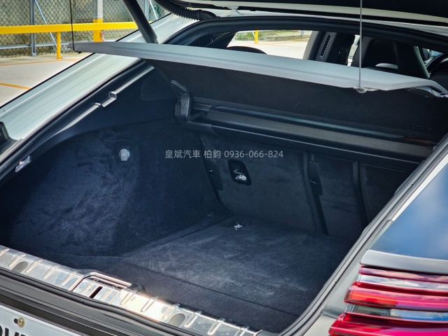 2018年Panamera 4 Executive/14向電動椅/跑計/全景天窗/環景/IKEY/摸門/電熱椅/電尾門  第13張相片
