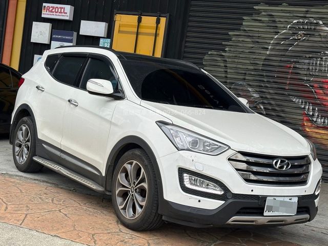 2015年SantaFe 4WD/七人座/免KEY/全景天窗/定速/電尾門  第2張相片